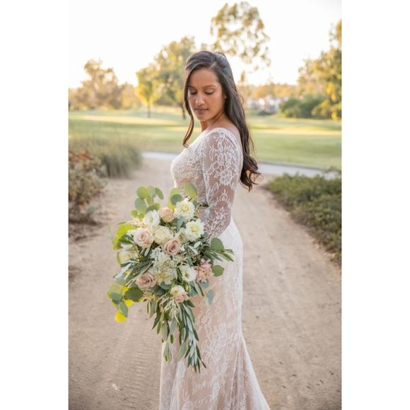 TARA LAUREN WEDDING DRESS - Picture 6 of 8